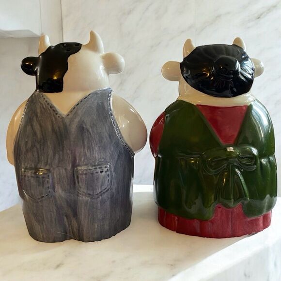 Vintage 1992 Clay Art “American Gothic” Cows Salt & Pepper Shakers - Picture 2 of 14
